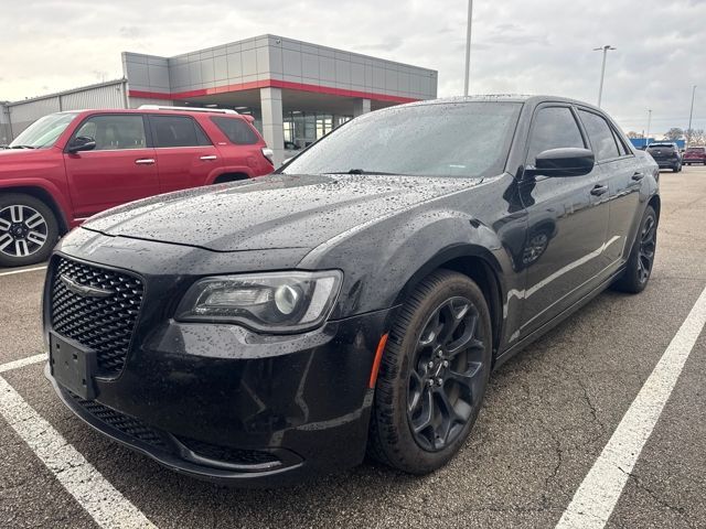2019 CHRYSLER 300