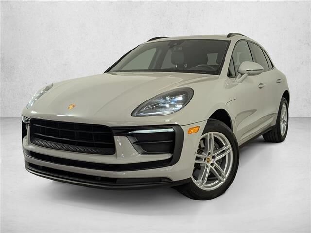 2022 PORSCHE Macan