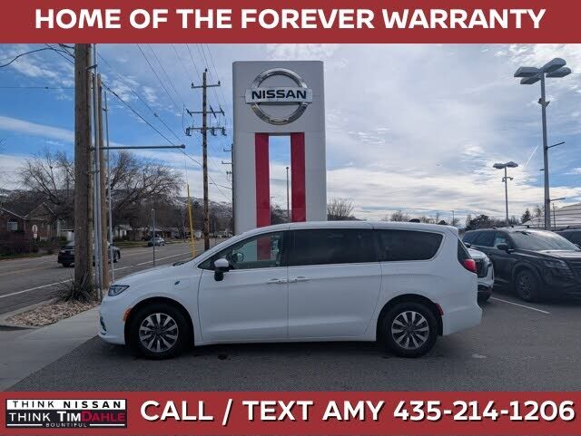 2023 CHRYSLER Pacifica