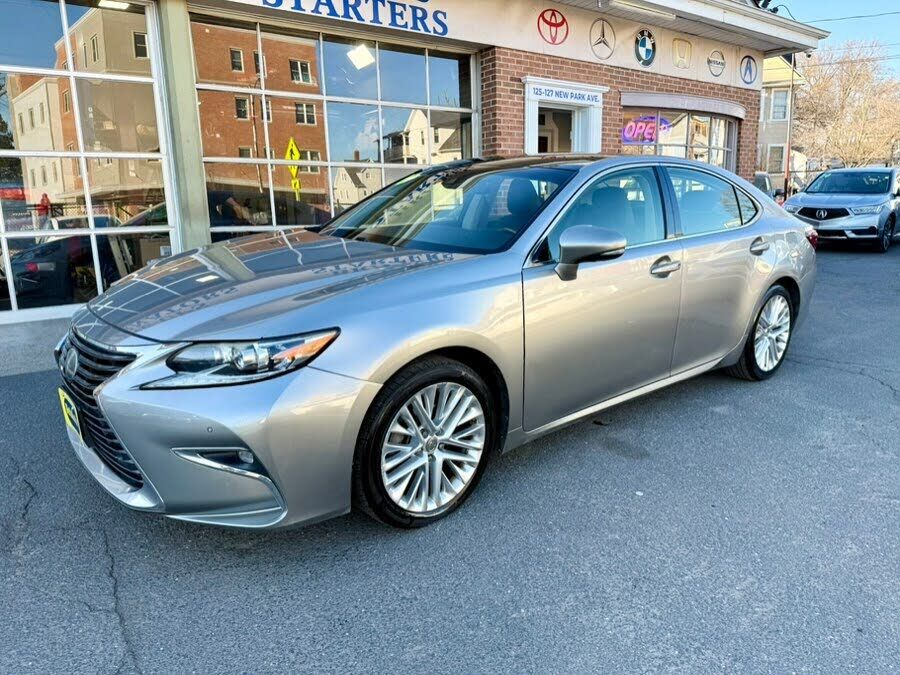2016 LEXUS ES