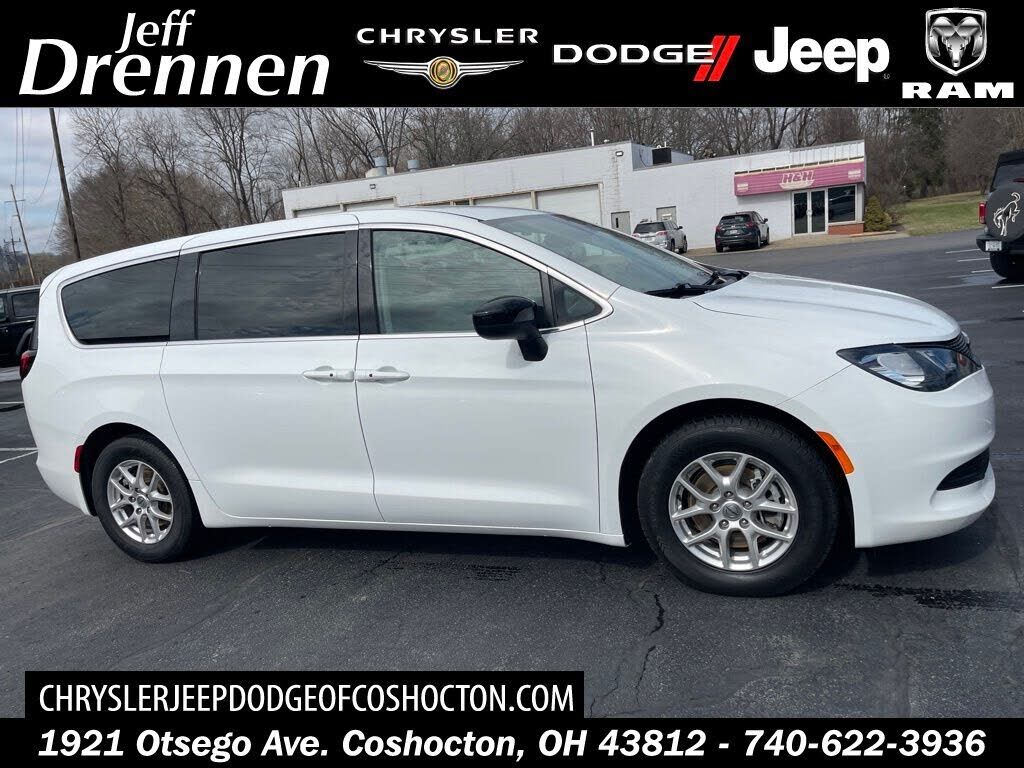 2024 CHRYSLER Voyager