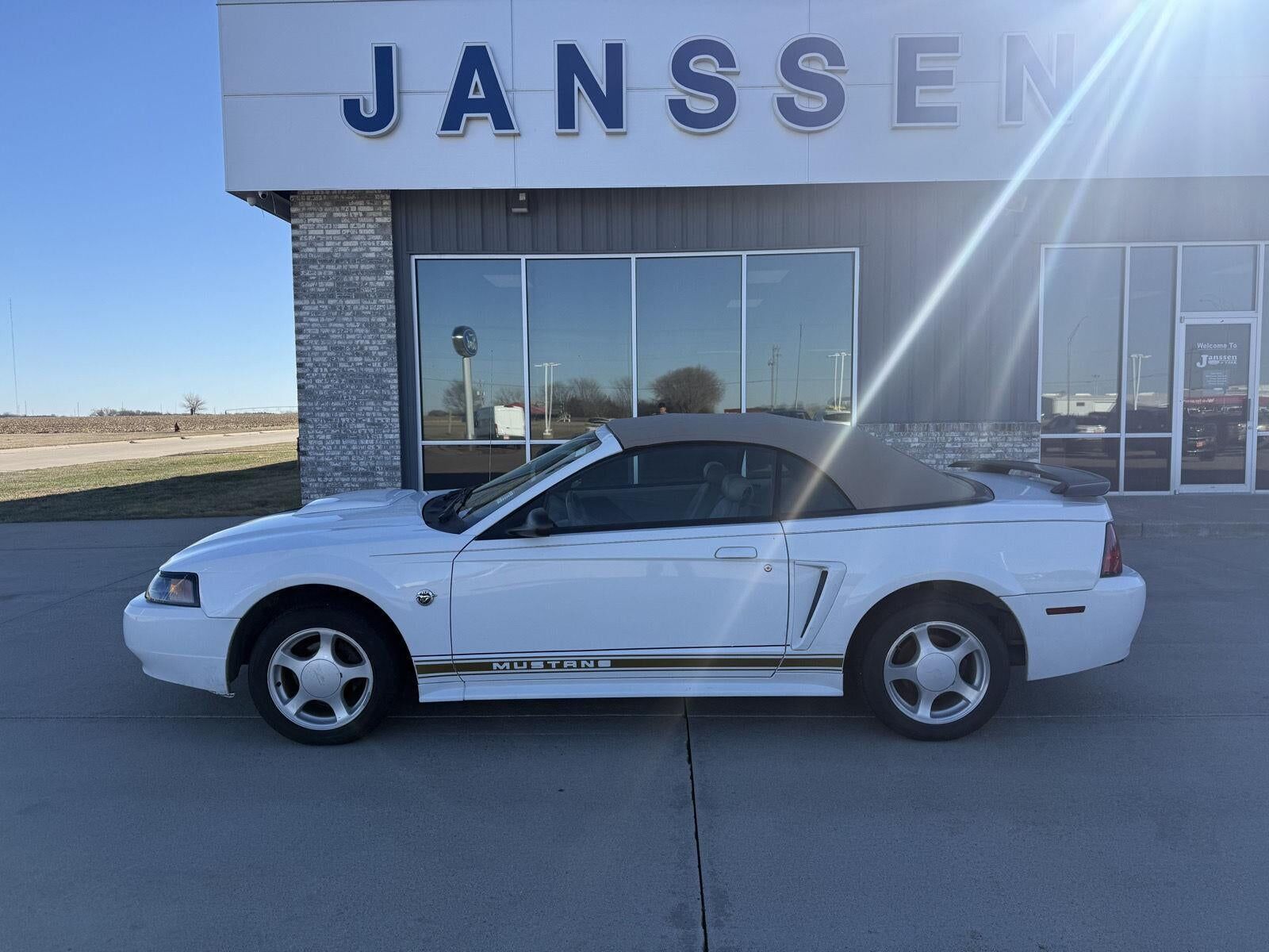 2004 FORD Mustang