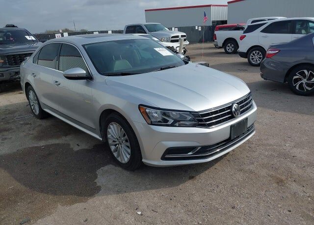 2017 VOLKSWAGEN Passat