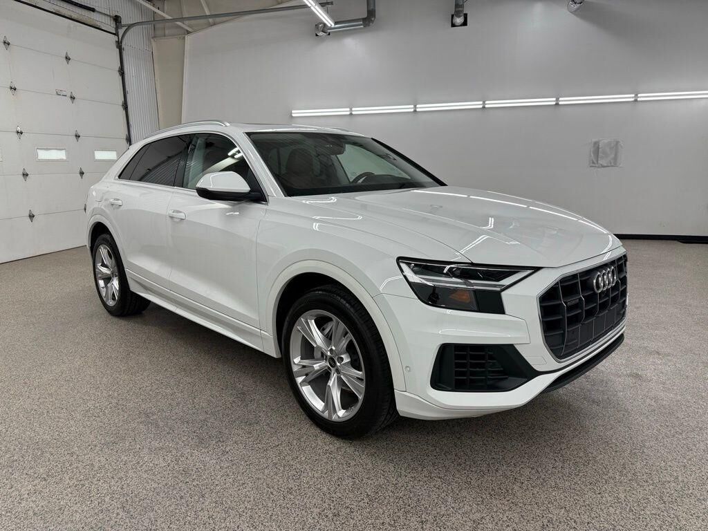 2022 AUDI Q8