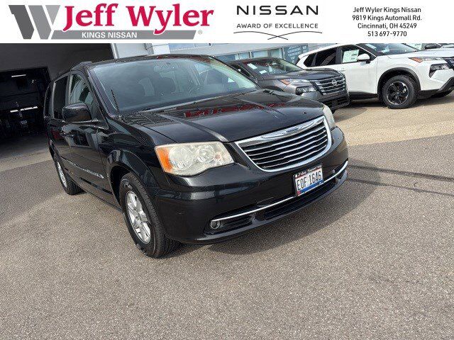 2012 CHRYSLER Town and Country