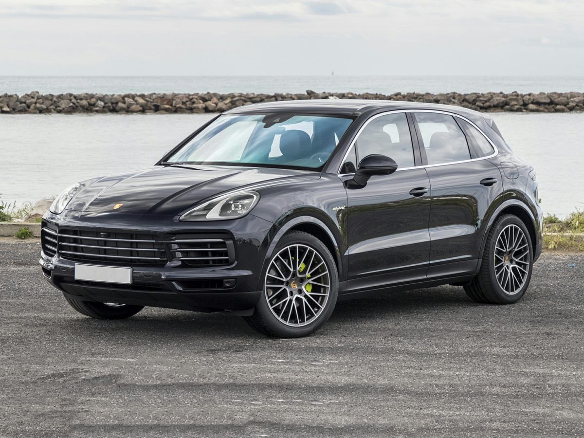 2022 PORSCHE Cayenne