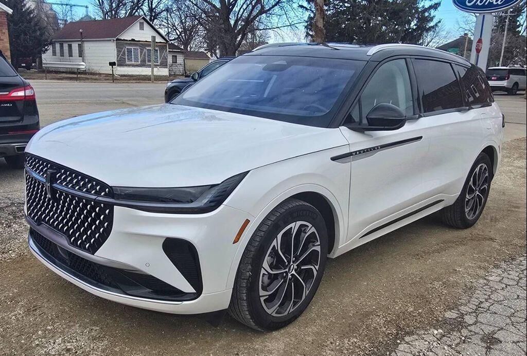2025 LINCOLN Nautilus