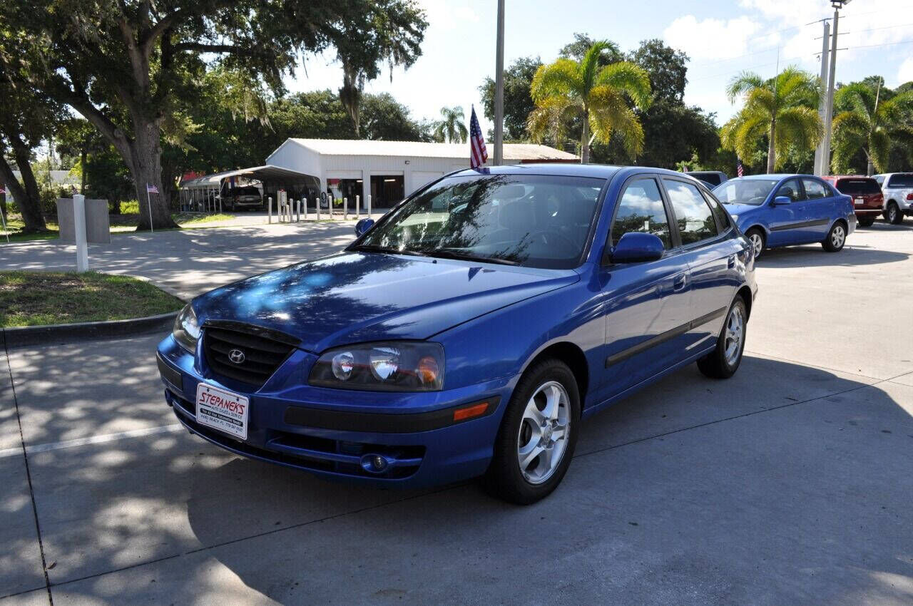 2004 HYUNDAI Elantra