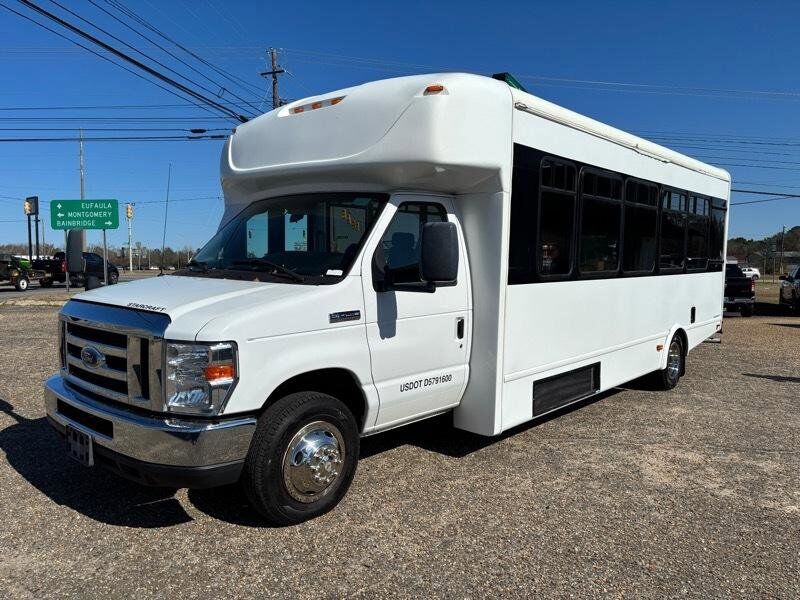 2017 FORD E-450