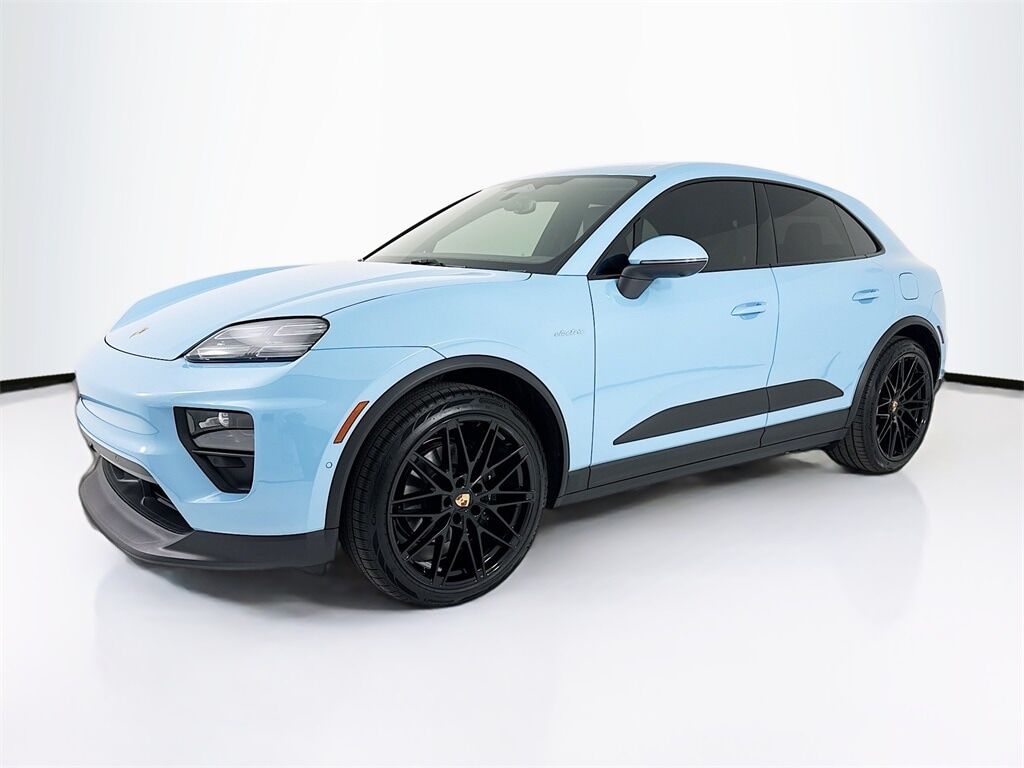 2026 PORSCHE Macan