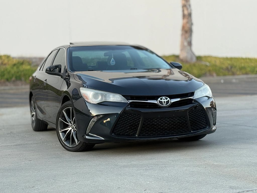 2015 TOYOTA Camry