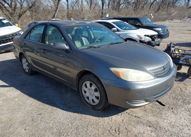 2004 TOYOTA Camry
