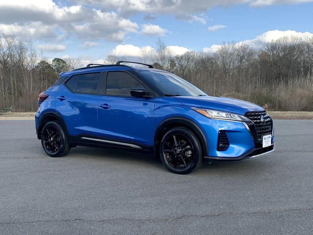 2021 NISSAN Kicks