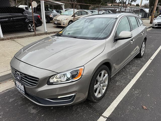 2016 VOLVO V60