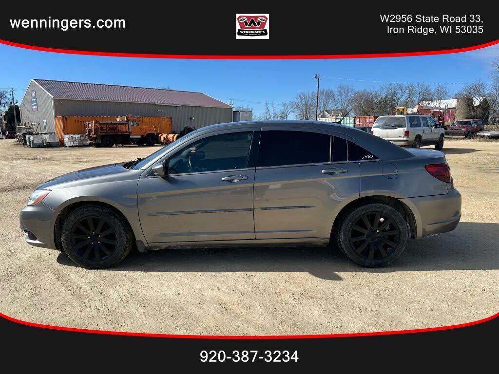 2013 CHRYSLER 200