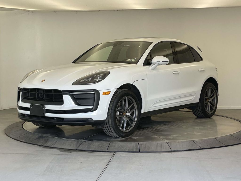 2023 PORSCHE Macan