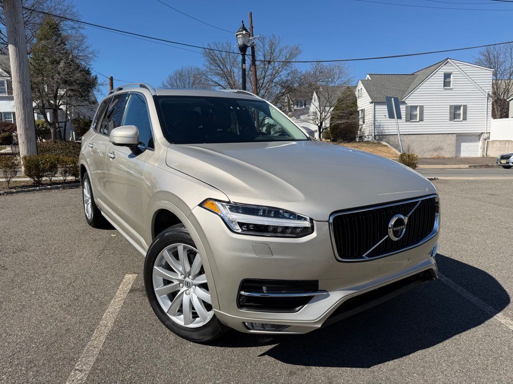 2017 VOLVO XC90
