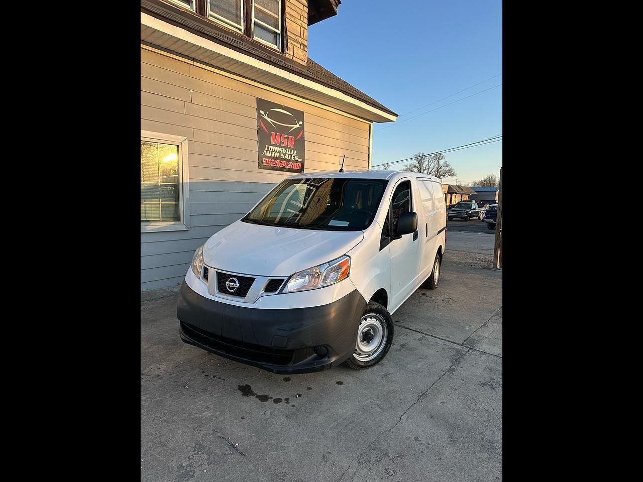 2017 NISSAN NV200