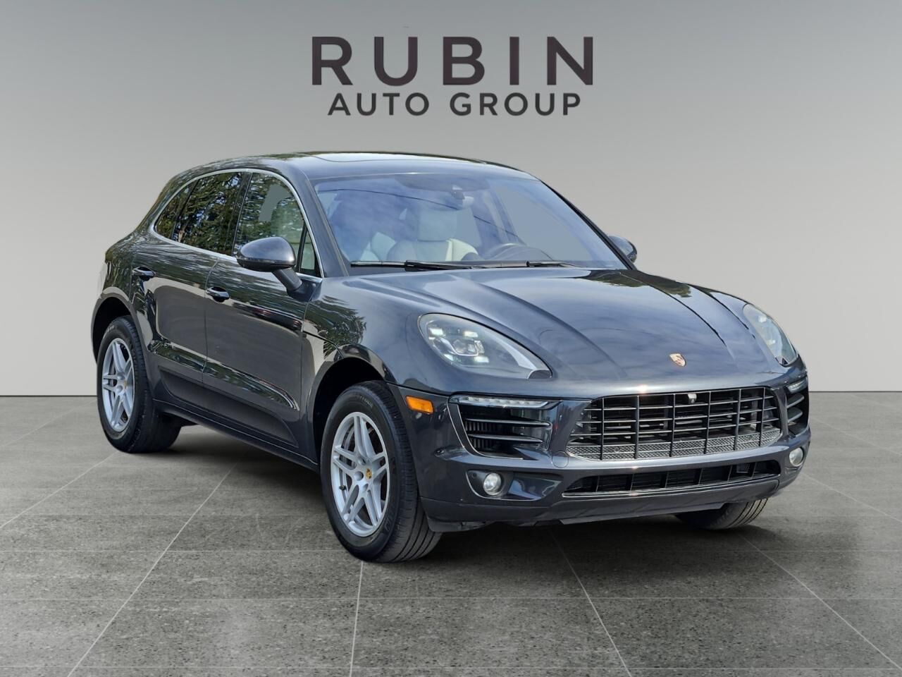 2018 PORSCHE Macan
