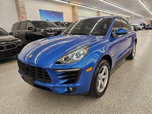 2017 PORSCHE Macan