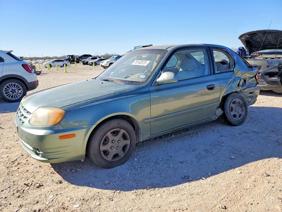 2004 HYUNDAI Accent