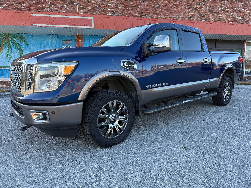 2016 NISSAN Titan