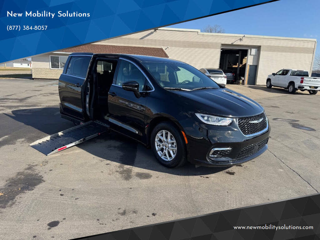 2025 CHRYSLER Pacifica