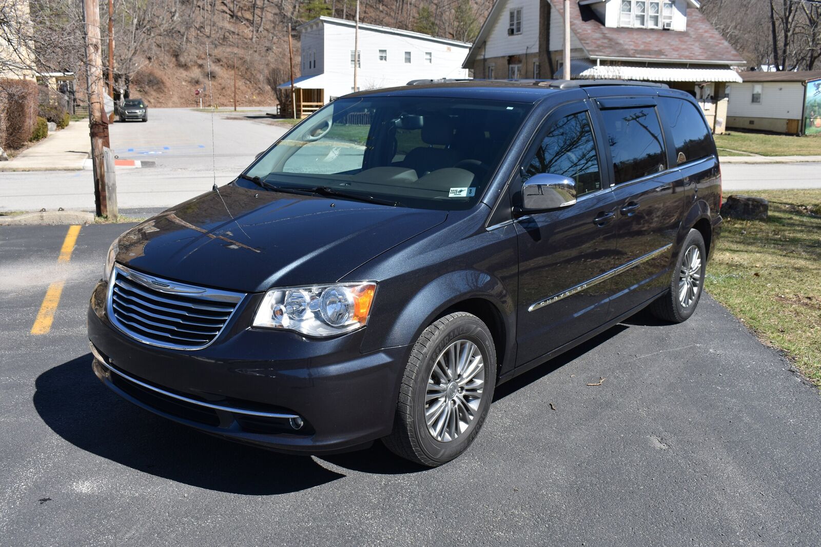 2014 CHRYSLER Town and Country