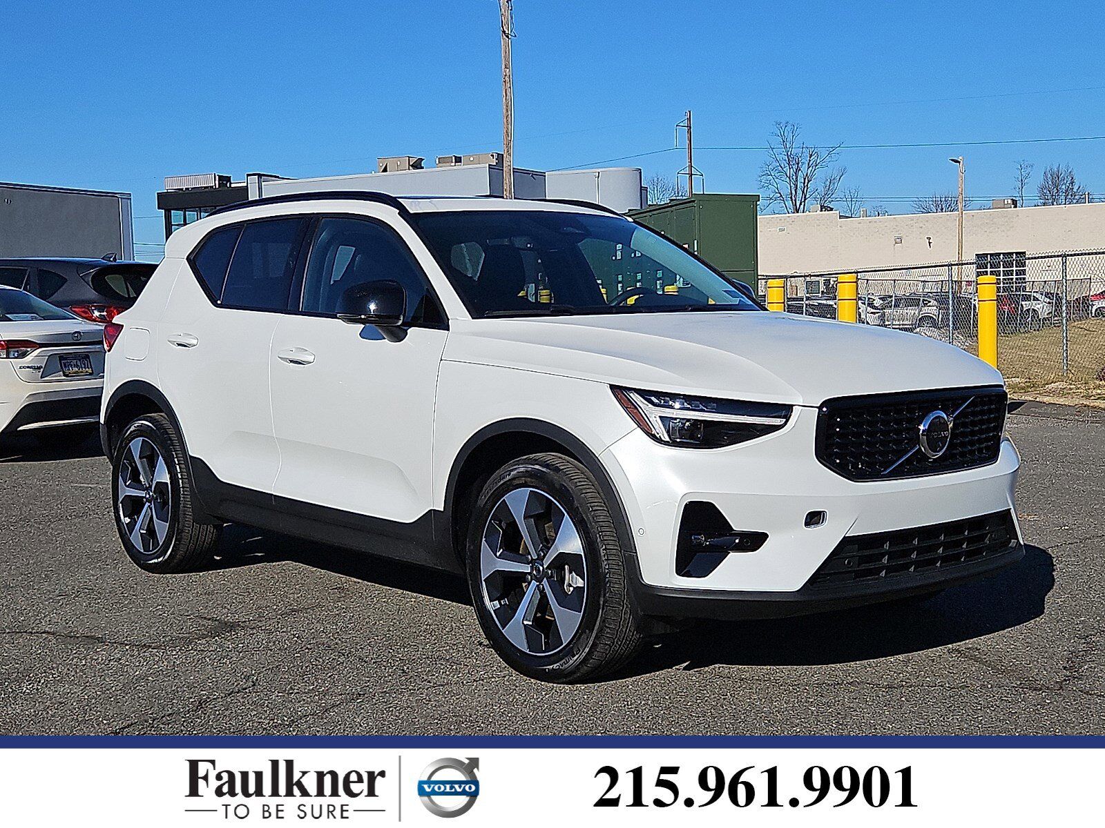 2026 VOLVO XC40