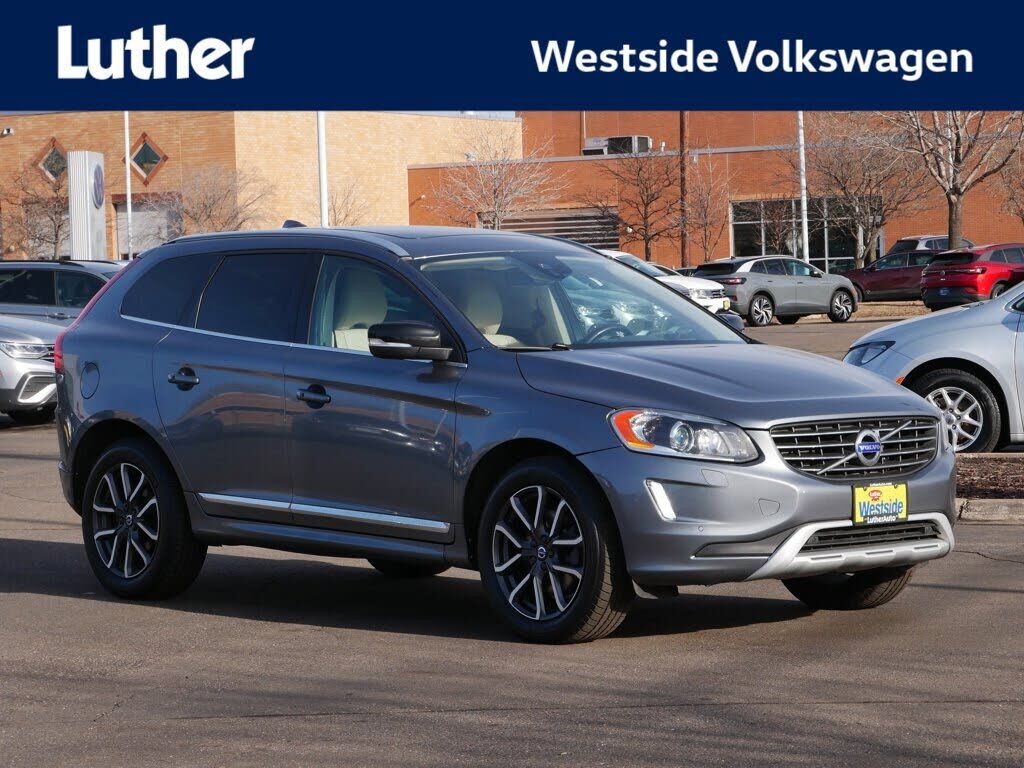 2017 VOLVO XC60