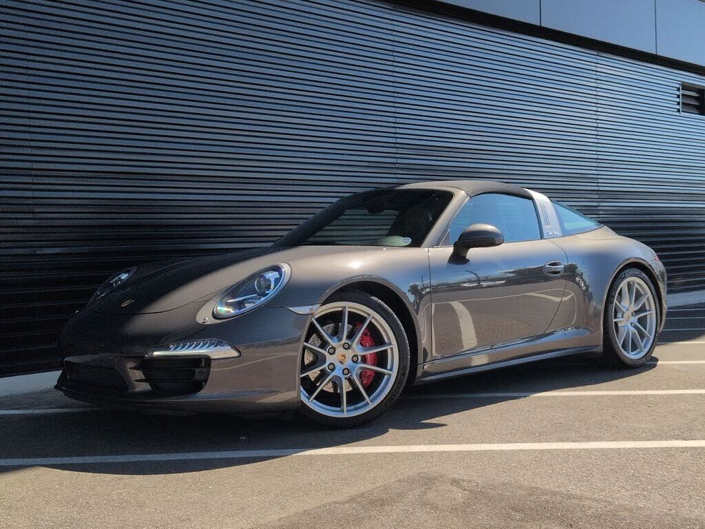 2015 PORSCHE 911