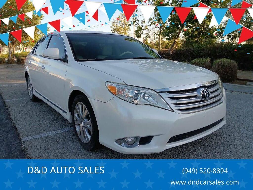 2011 TOYOTA Avalon