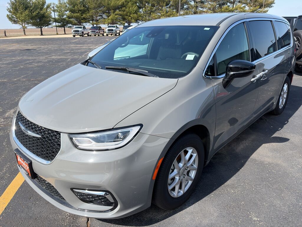 2025 CHRYSLER Pacifica