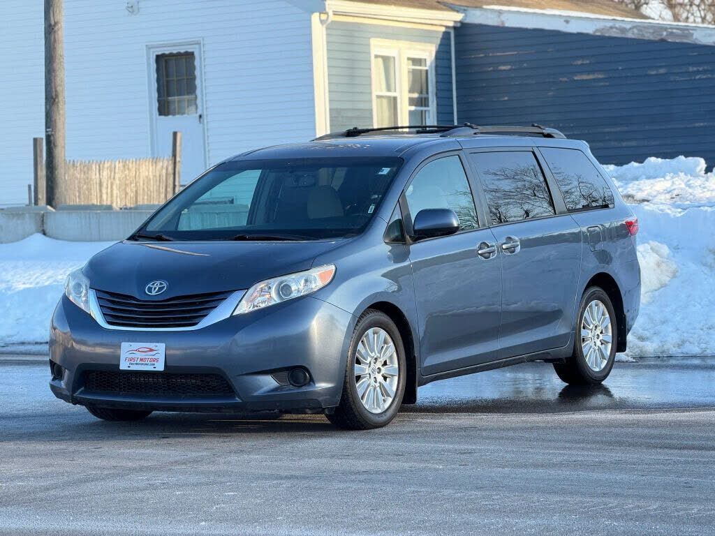 2015 TOYOTA Sienna