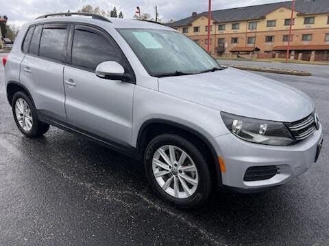 2017 VOLKSWAGEN Tiguan