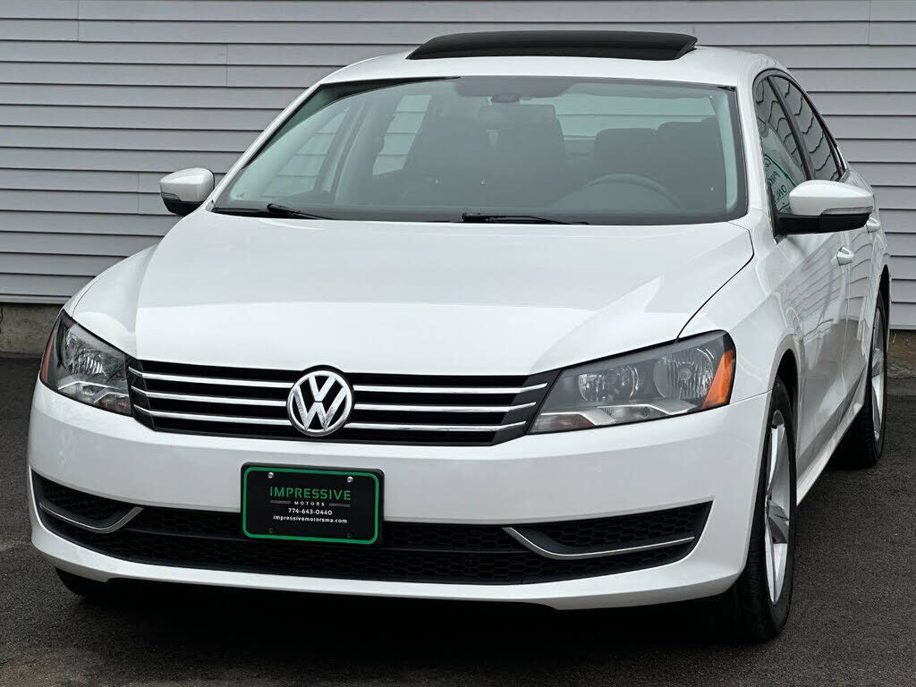 2013 VOLKSWAGEN Passat