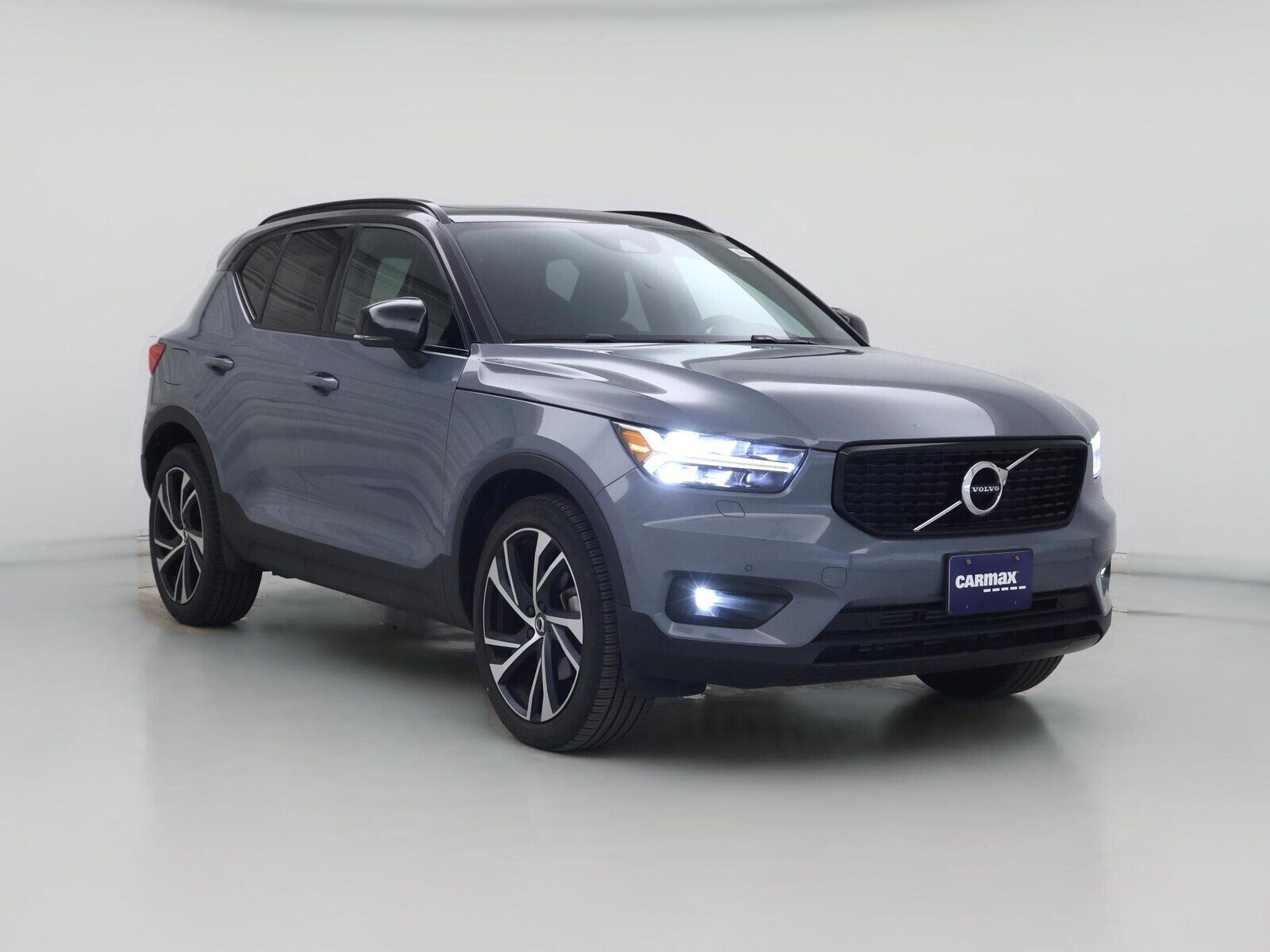 2022 VOLVO XC40