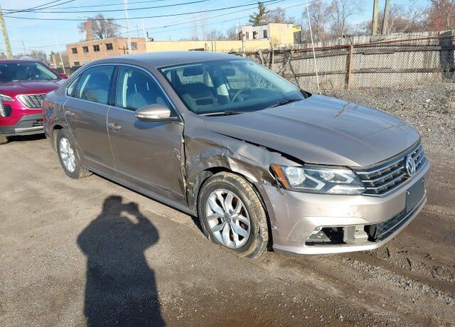 2016 VOLKSWAGEN Passat