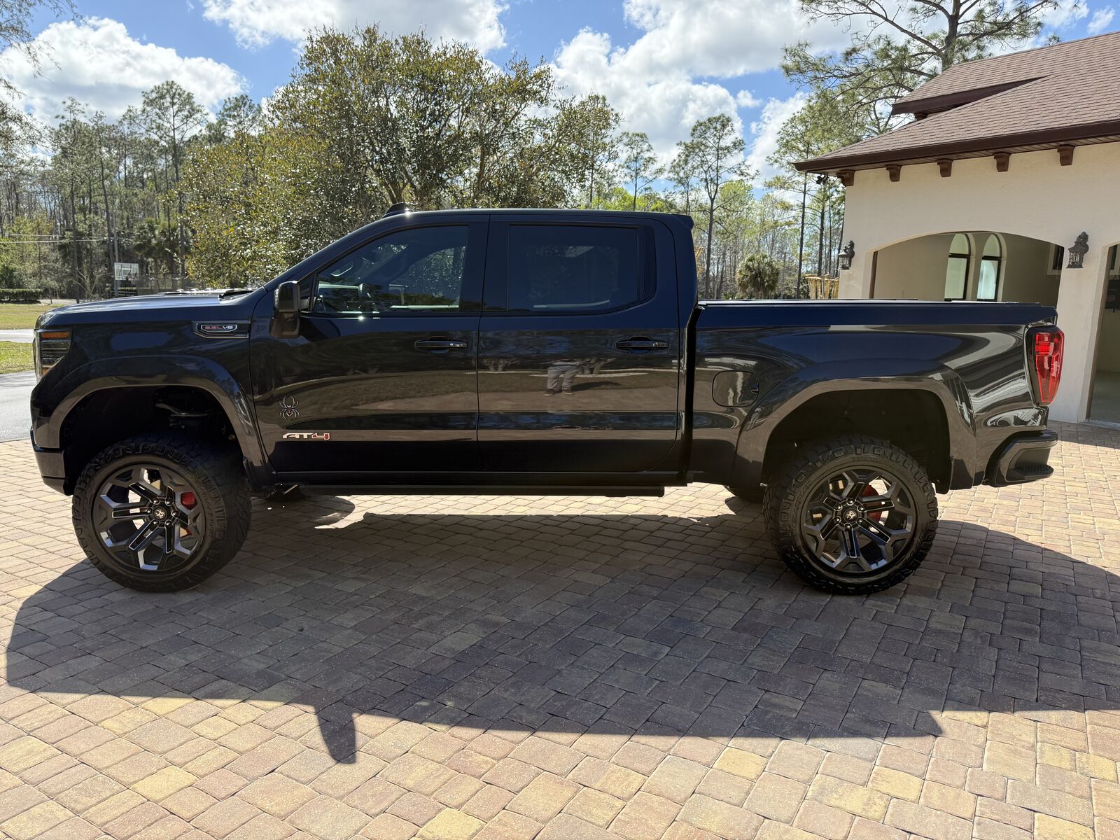 2023 GMC Sierra