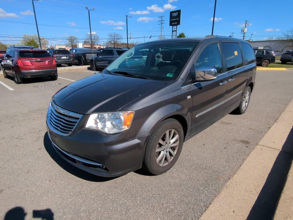 2014 CHRYSLER Town and Country