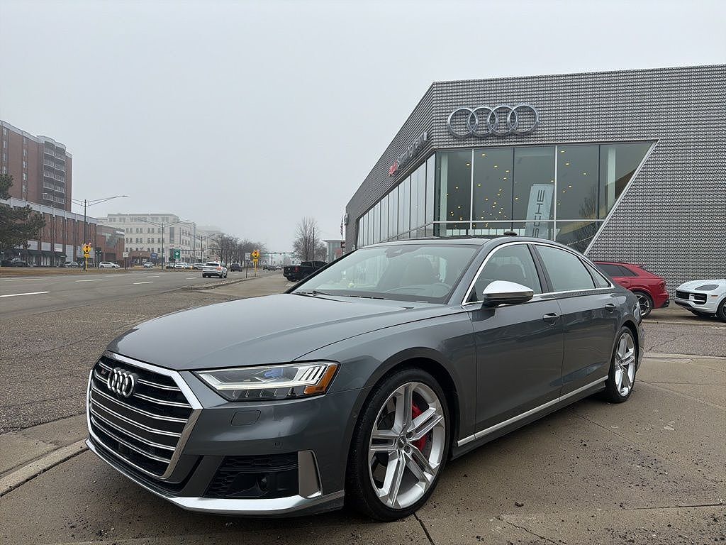 2020 AUDI S8