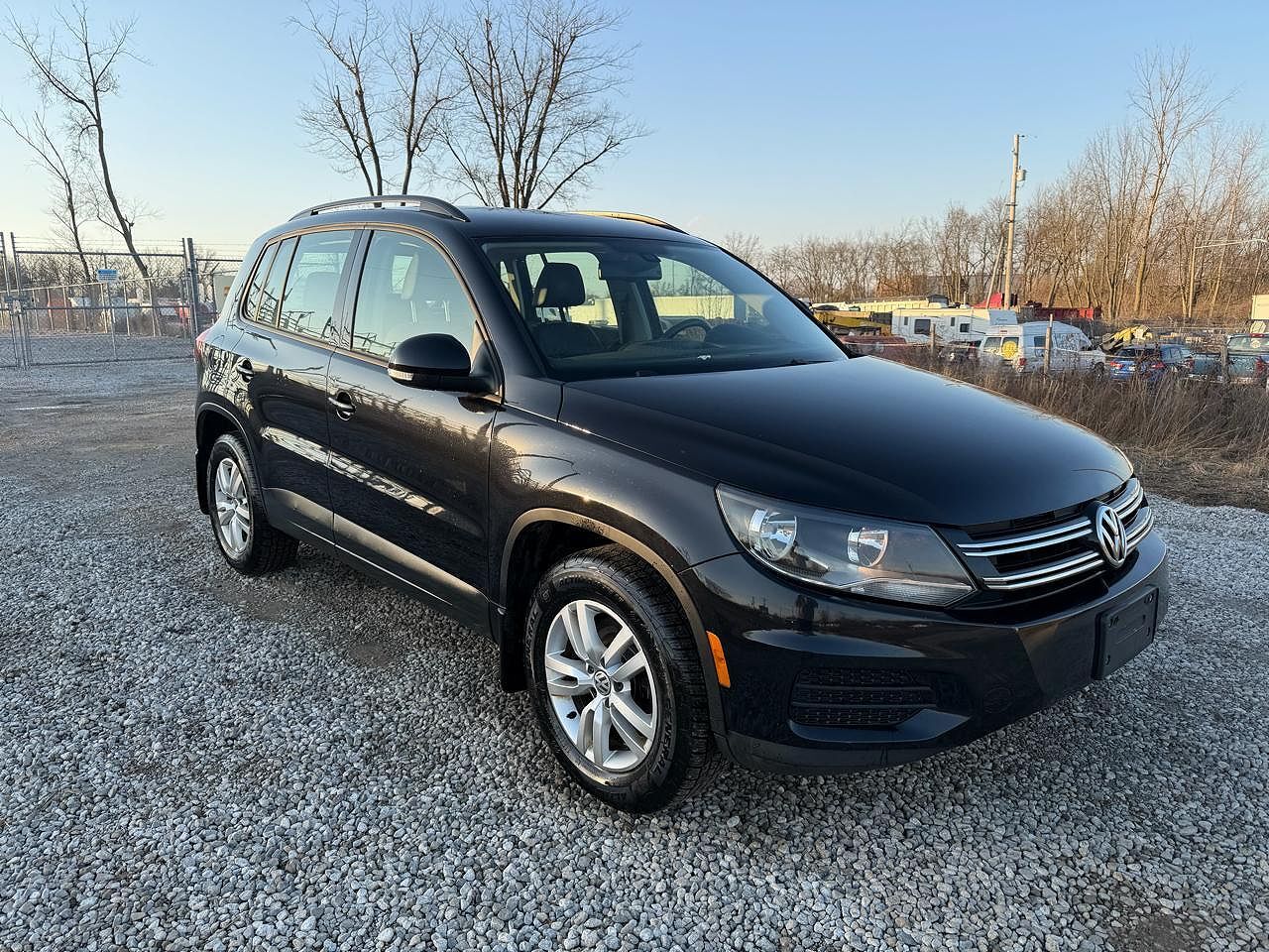 2017 VOLKSWAGEN Tiguan