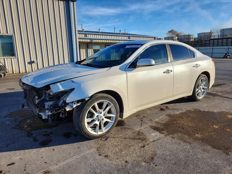 2011 NISSAN Maxima