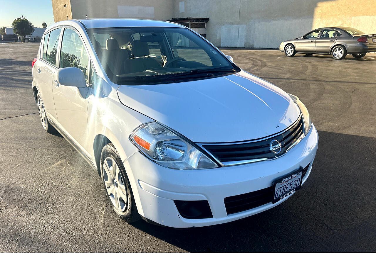2012 NISSAN Versa
