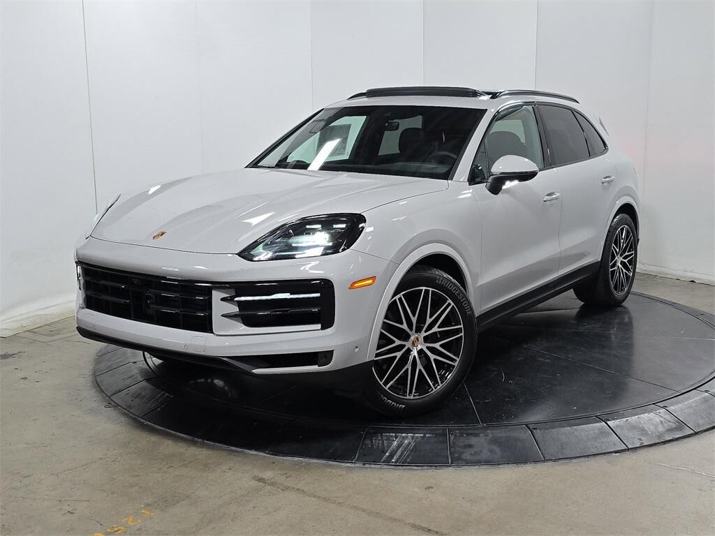 2025 PORSCHE Cayenne