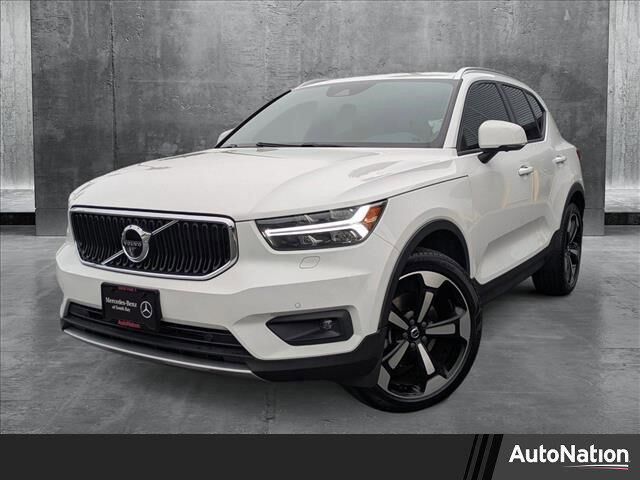 2020 VOLVO XC40