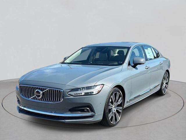 2022 VOLVO S90
