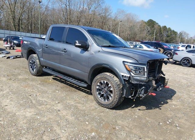 2020 NISSAN Titan