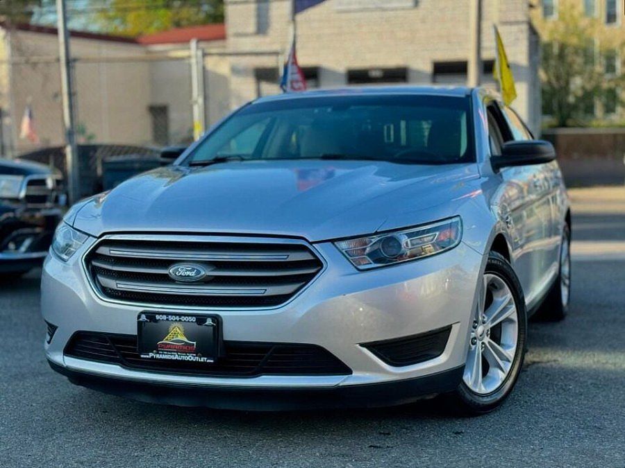2017 FORD Taurus