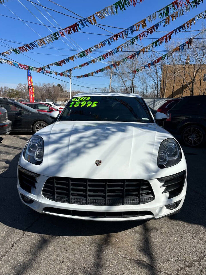2018 PORSCHE Macan